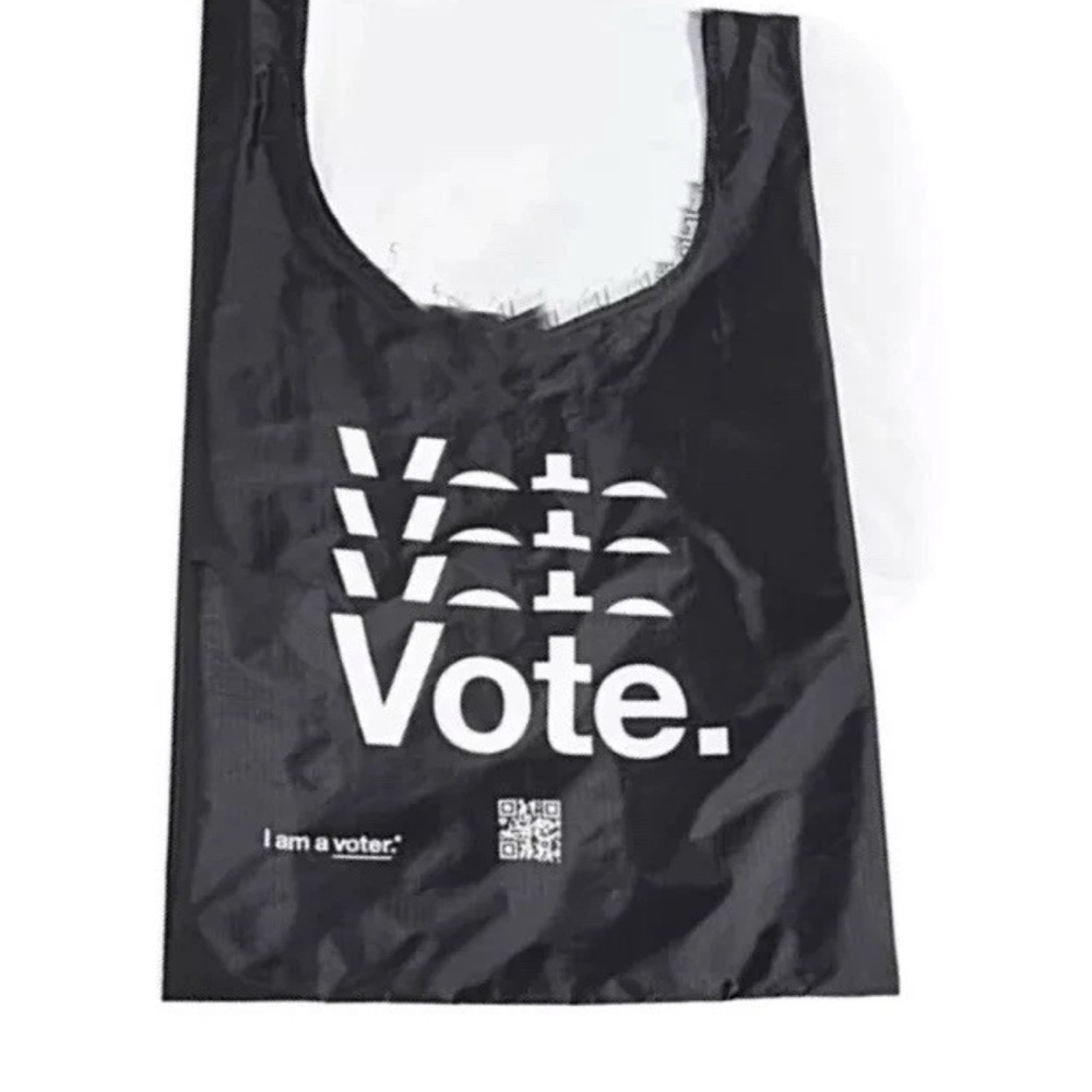 NWT BAGGU Custom Black I Am a Voter Standard Reusable Bag